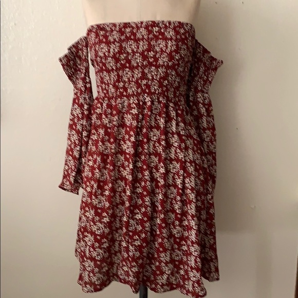 Dresses & Skirts - Strapless dress with sleeves